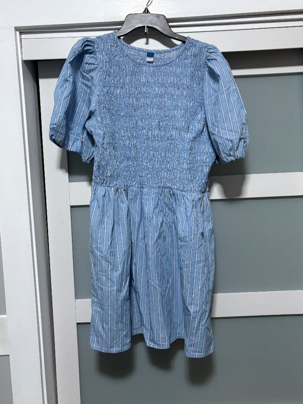 Old Navy Blue Stiped Ladies Dress Stretch Poof Sleeved s/s sz Large NEW
